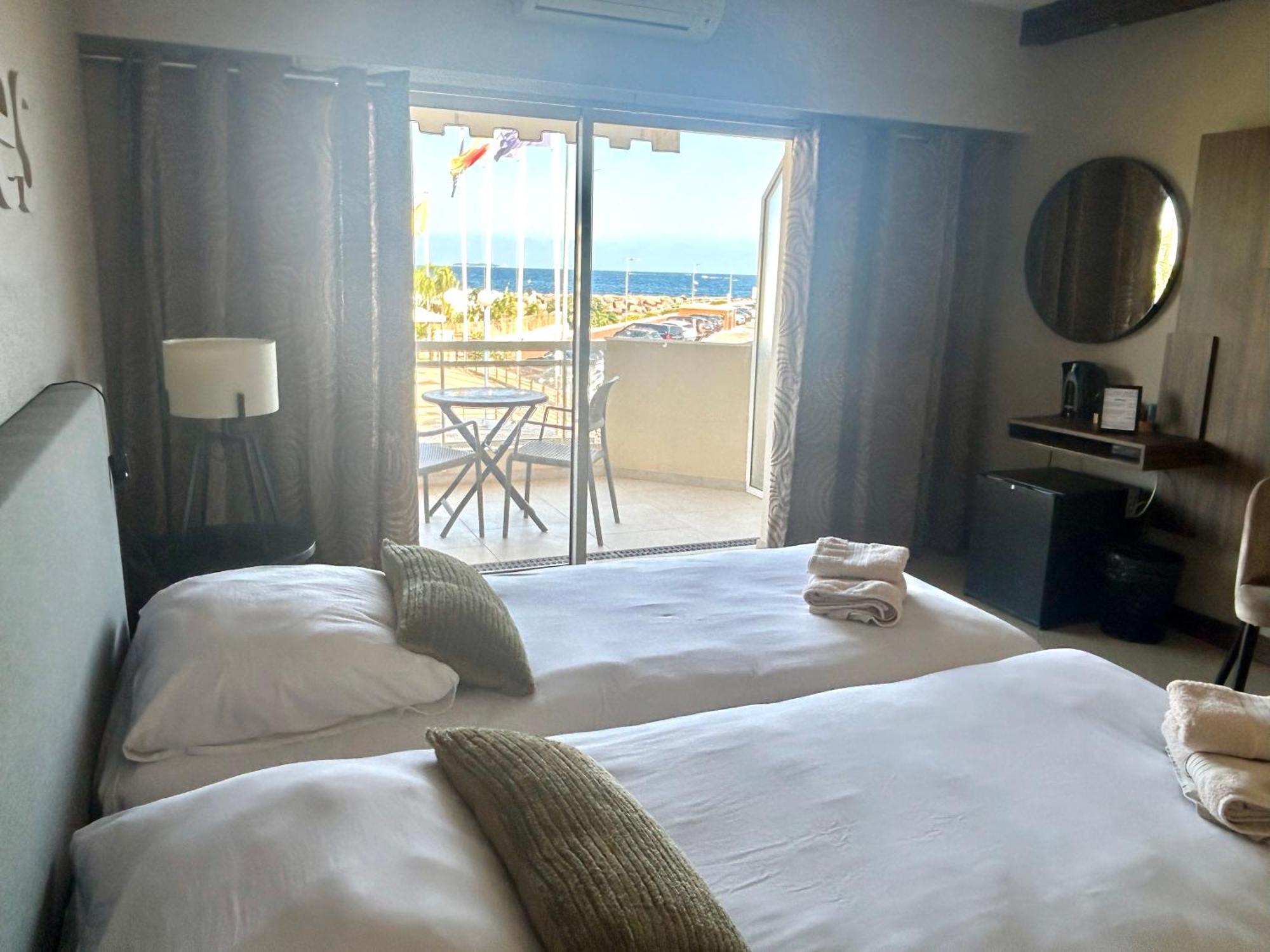 מאנדליה-לה-נאפול Riviera Beach Hotel מראה חיצוני תמונה
